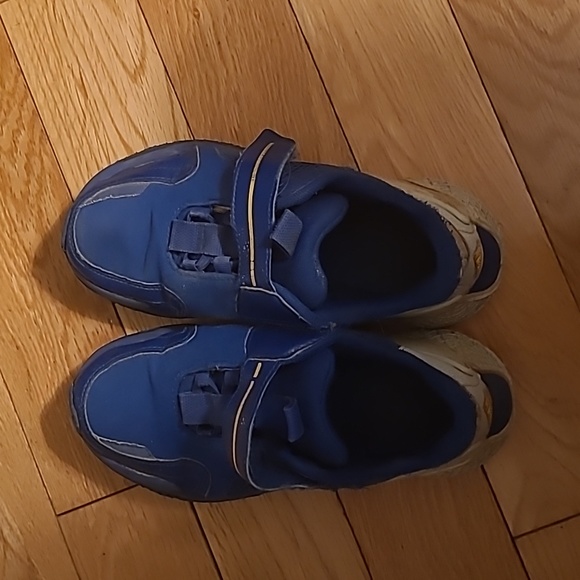 Boys Blue Adidas sneakers size 3 - Picture 2 of 5